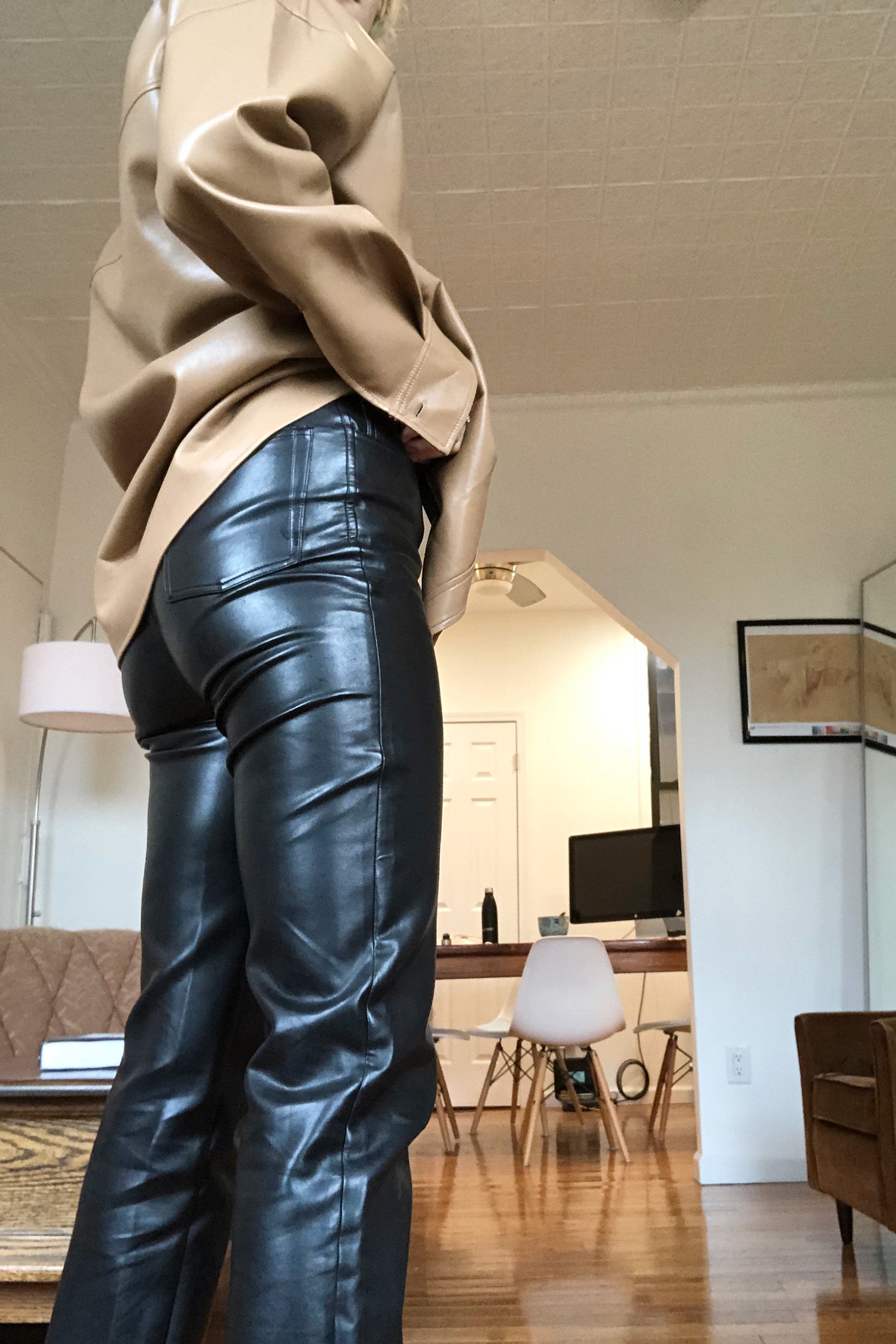 Aritzia Wilfred Melina Straight Leg Faux Leather Pants Sz 8 Black