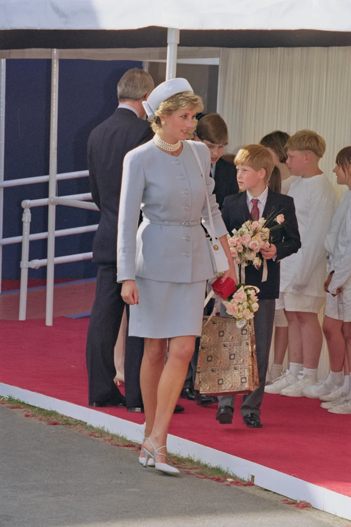 Lady Diana's Fashion Statements Relived in The Crown - PurseBop