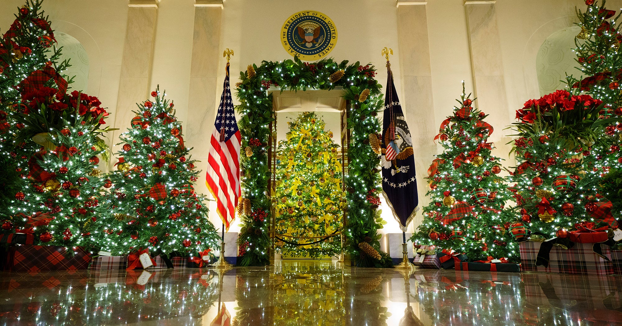 trump-white-house-to-host-maskless-holiday-parties