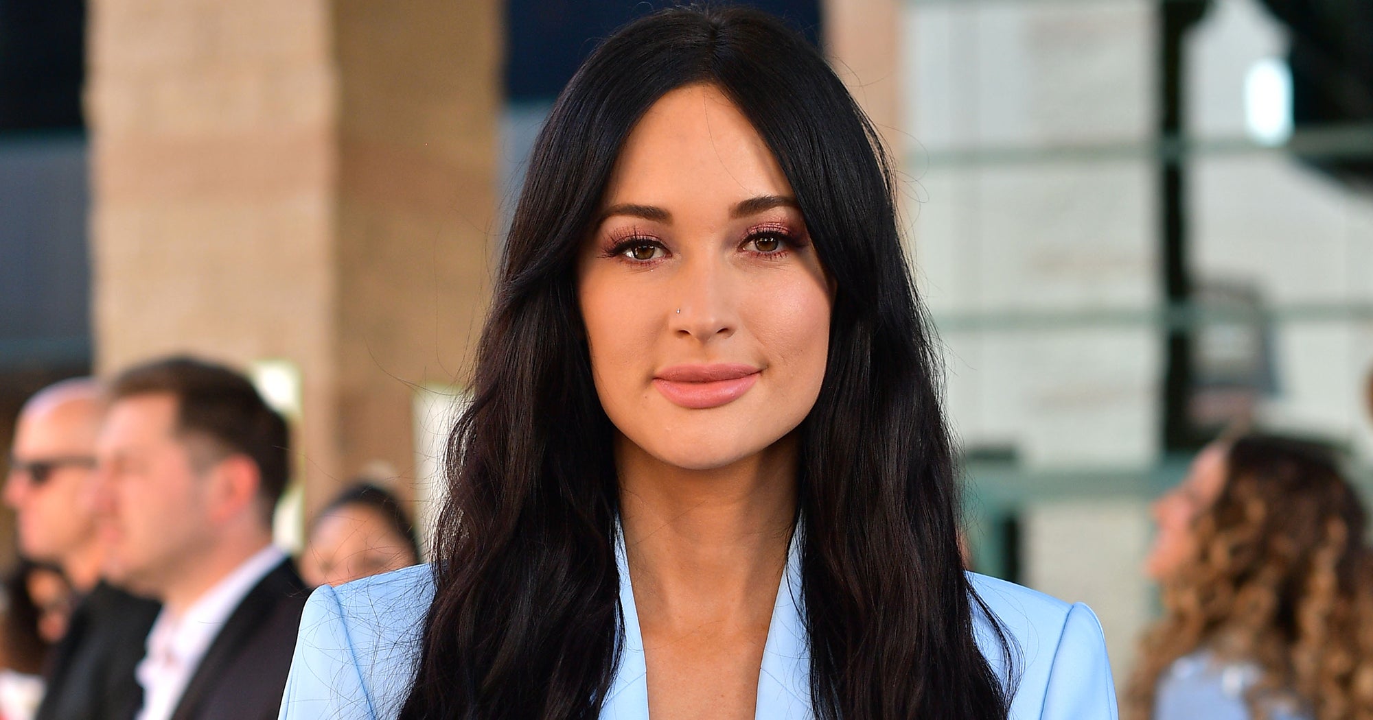 Kacey Musgraves Got Trendy Hair Cut & Color With Bangs