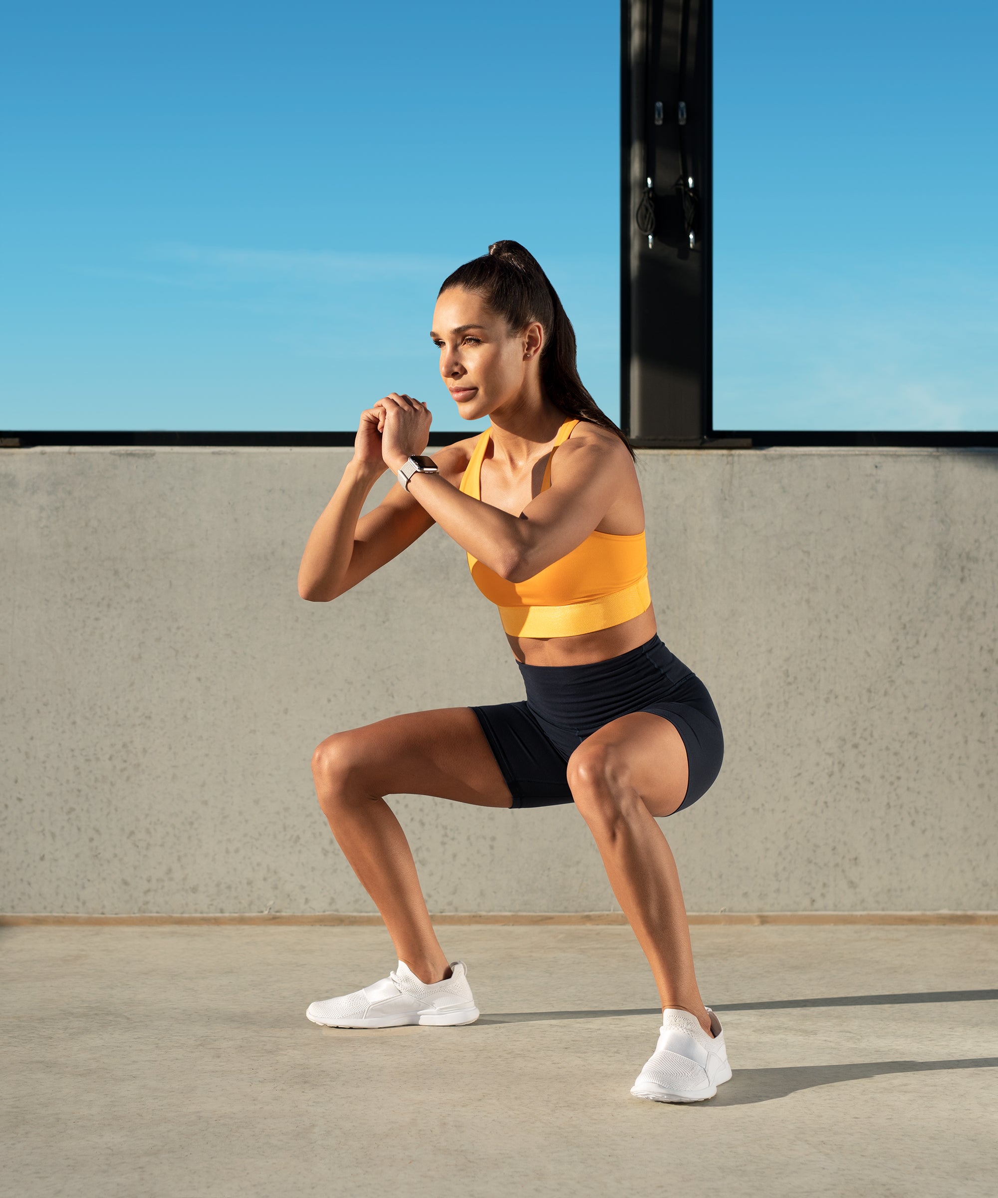 Trainer Kayla Itsines Shares a Week's Worth of At-Home Routines