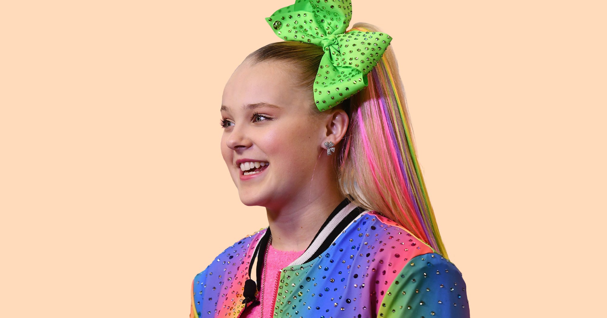 Jojo Siwa Goes Viral for Letting Her Hair Down & Breaking From Signature  Look