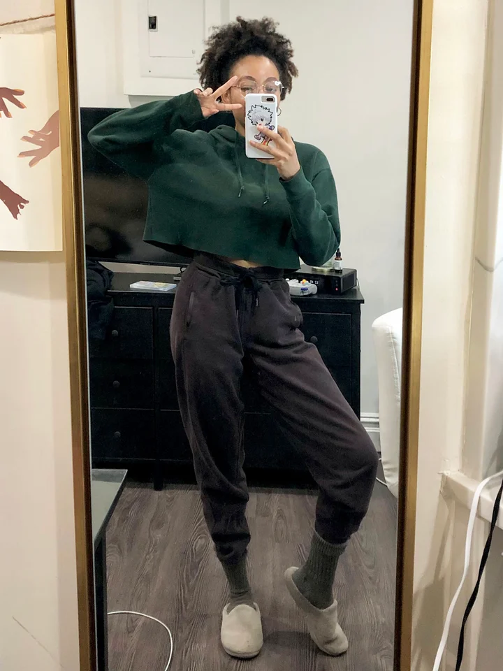 Dark Green Sweatpants Outfits For Women (18 ideas & outfits)