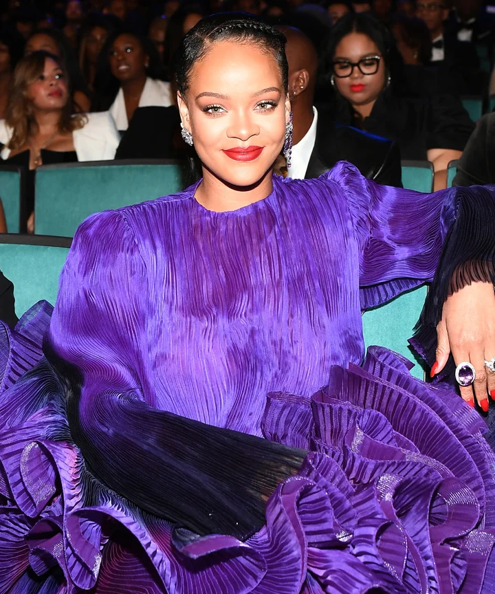 Rihanna, LVMH Suspend Fenty Fashion Brand as Pandemic Weighs - Bloomberg