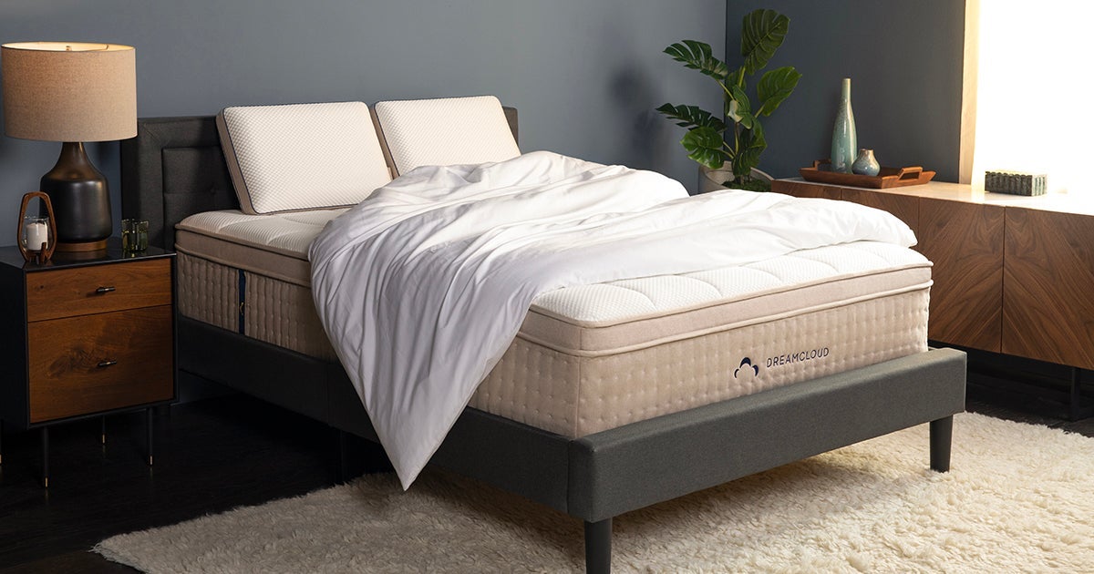 dreamcloud luxury hybrid mattress.