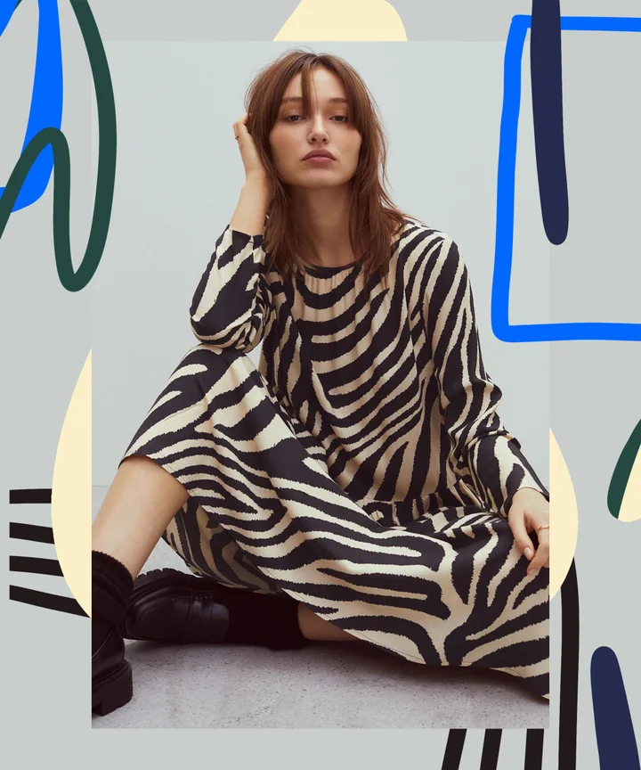 A Loja De Moda H&M Está à Frente Dele Imagem Editorial - Imagem de