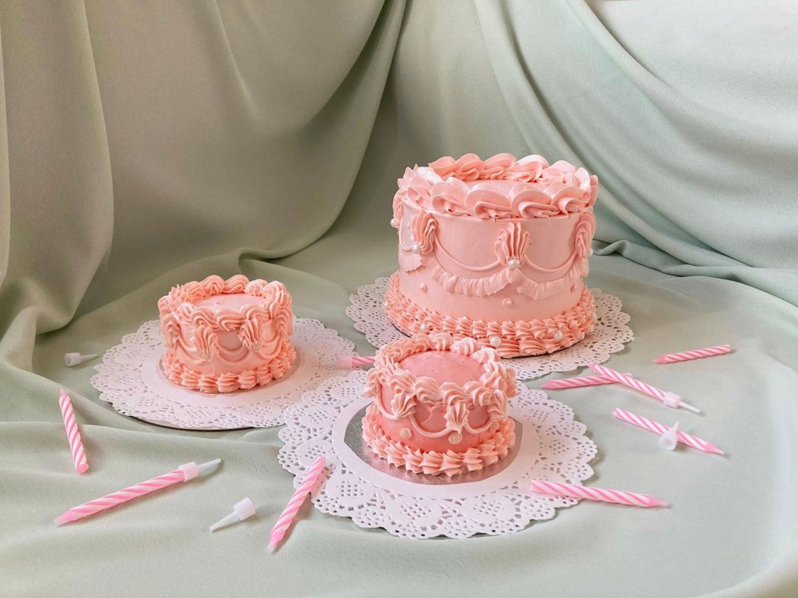 Kara's Party Ideas Marie Antoinette Inspired Party | Kara's Party Ideas |  Pretty birthday cakes, Vintage cake, Cake images