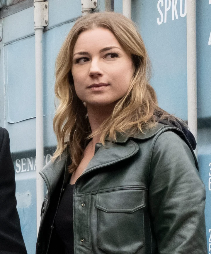 720px x 864px - Is Sharon The Power Broker? Emily VanCamp Interview