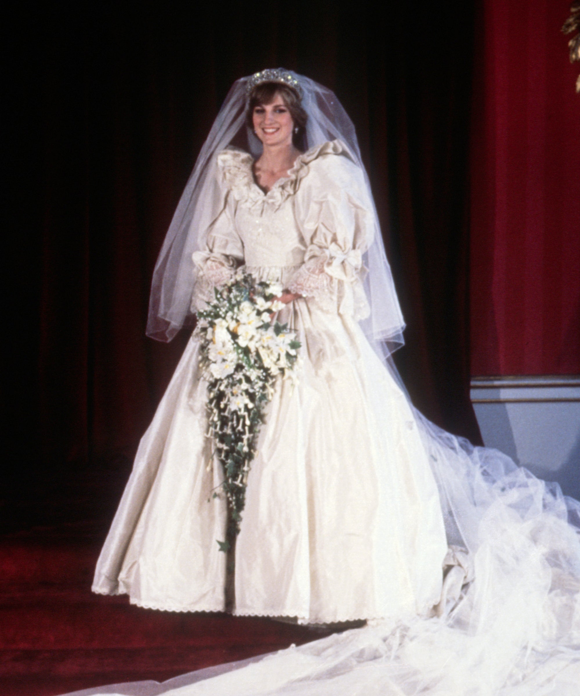 Why The Crown Painstakingly Recreated Princess Diana's Wedding Dress |  Vanity Fair