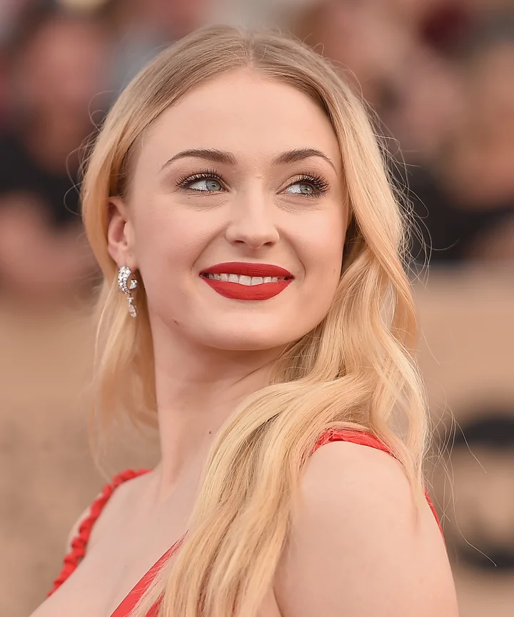 Sophie Turner Talks About Going Back to Blonde Hair (Interview