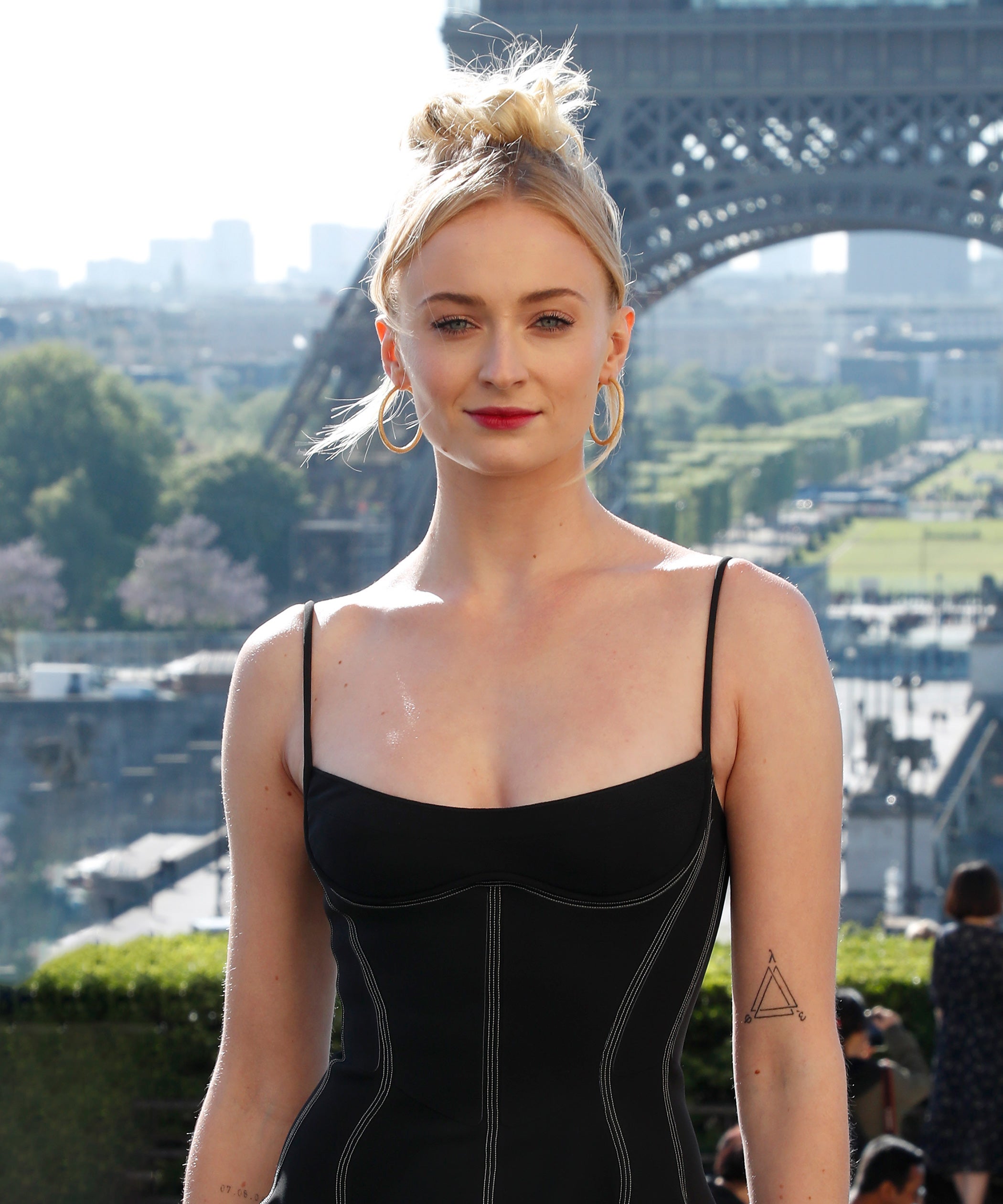 Sophie Turner Wearing Louis Vuitton Slippers Outside Is A Serious