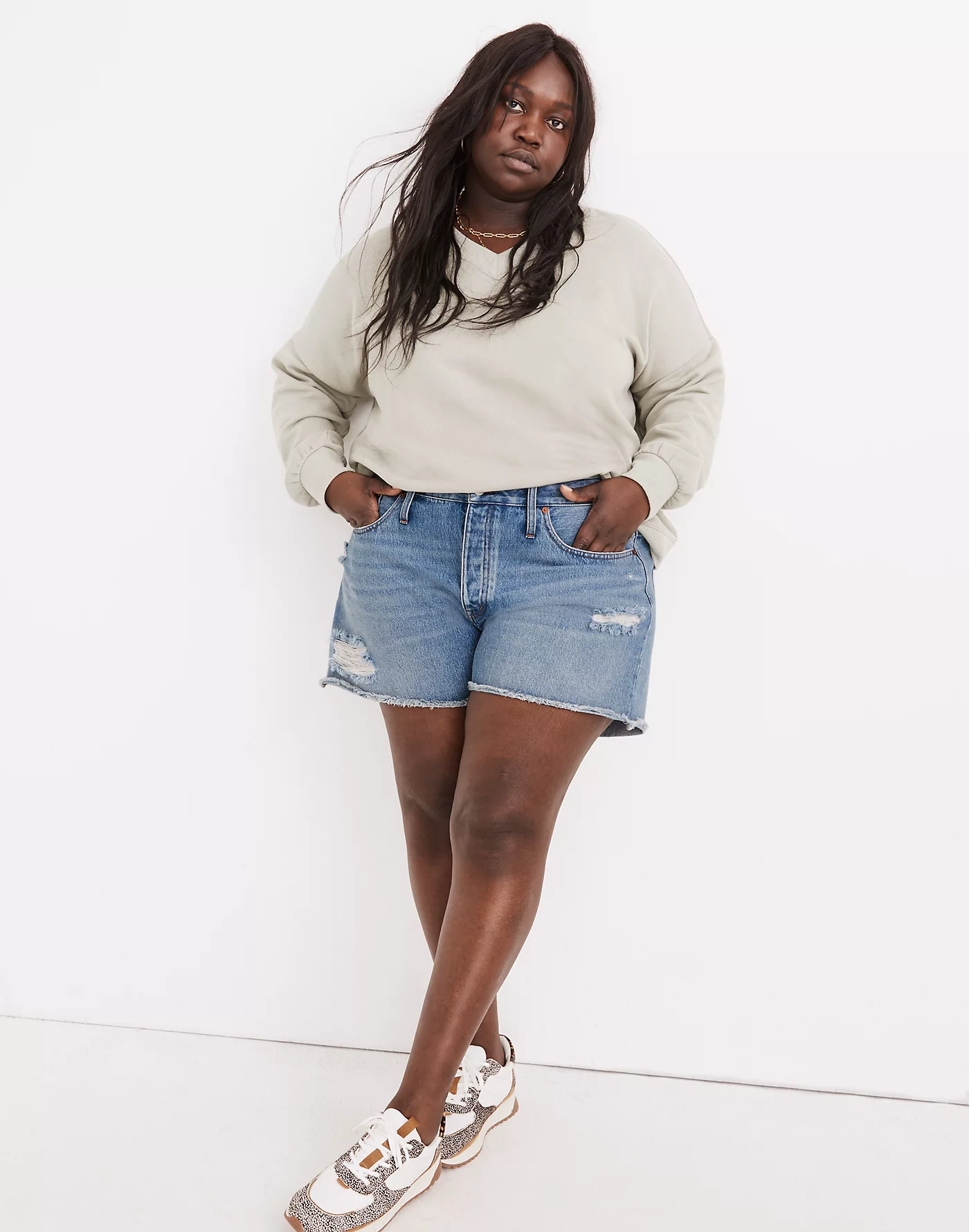 Pin by Praise Gwiza on Casual | Curvy shorts, Casual chic outfit, Womens  shorts