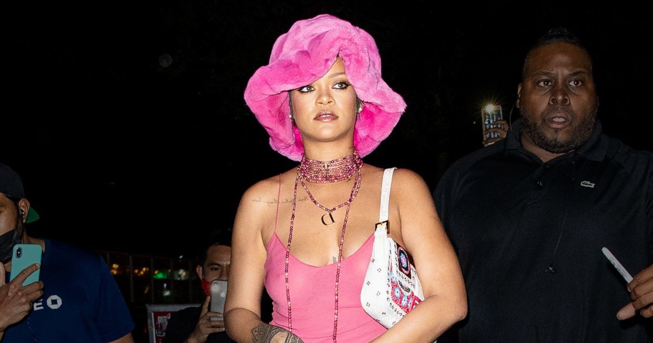 rihanna with bucket hat