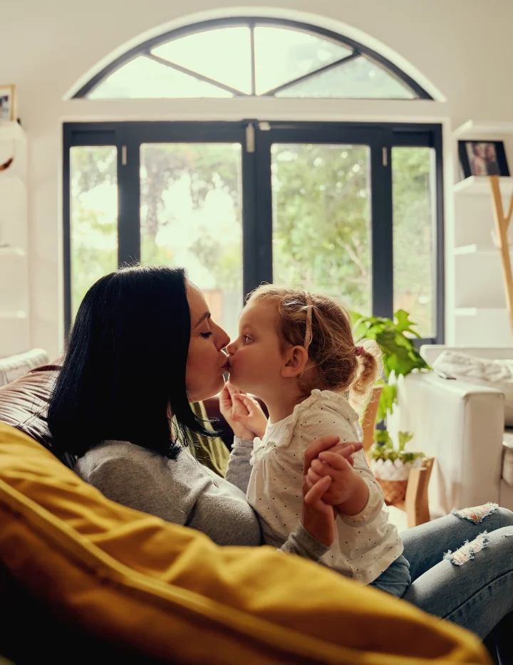 Mom Daughter Toddler Porn - Is Kissing Your Parents & Family On The Lips Okay? Yes