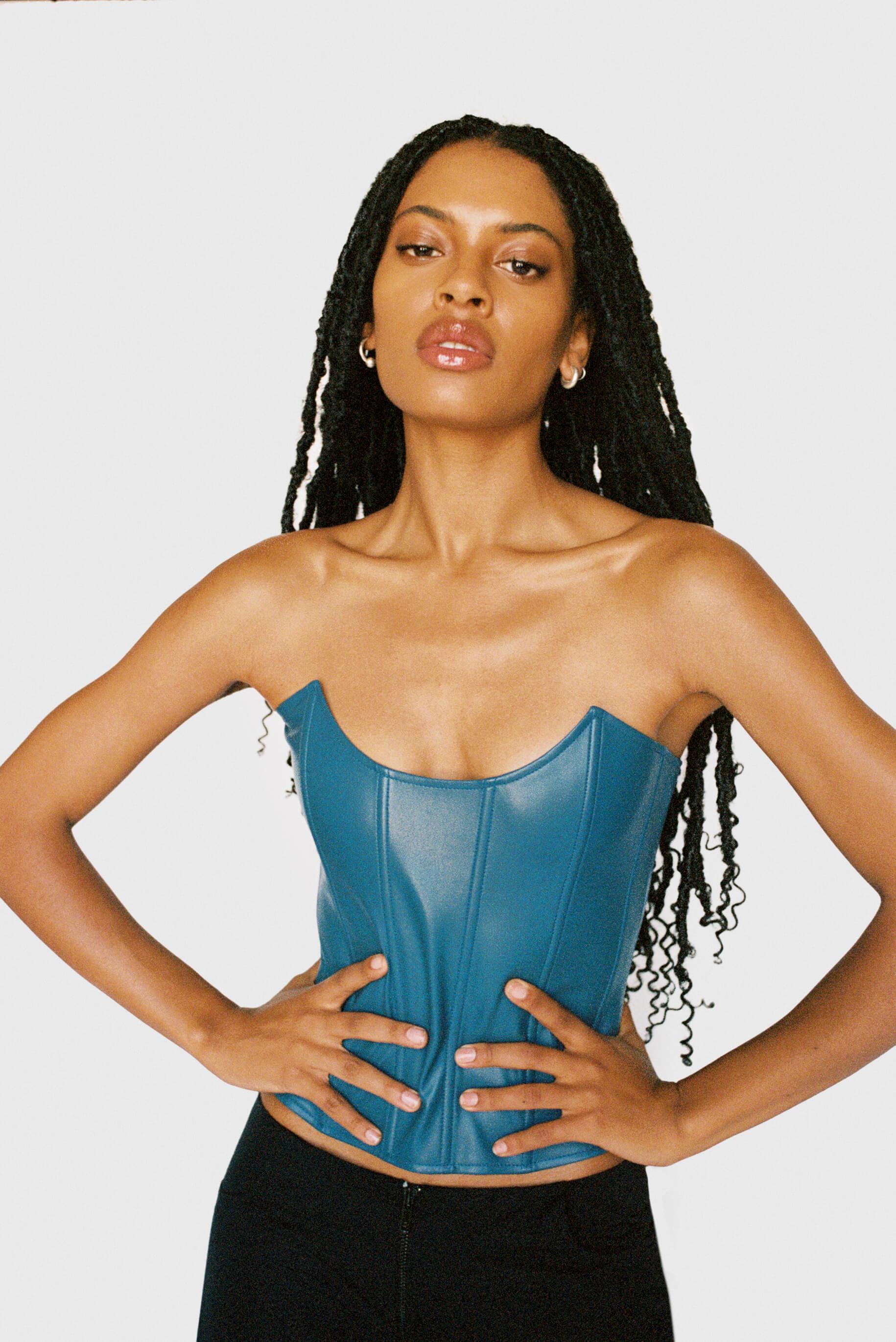 Y2K Tube Tops Are A Going Out Fashion Trend For Summer