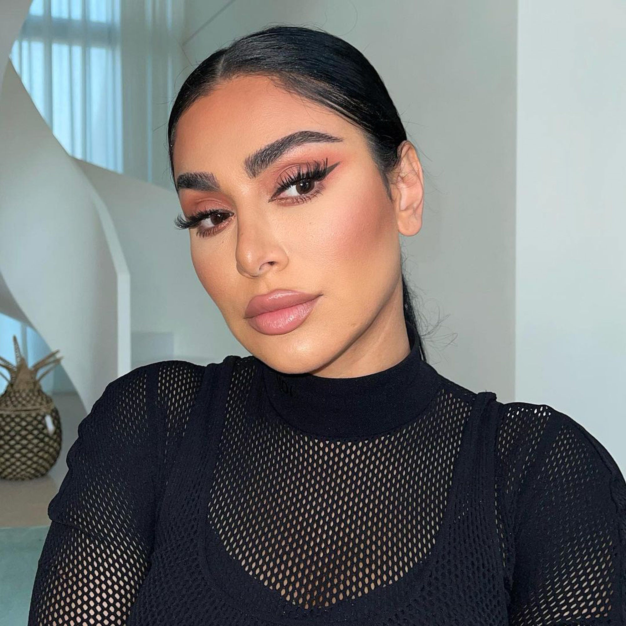 How To Achieve Soft Glam Makeup In Steps By Huda Kattan Name Group