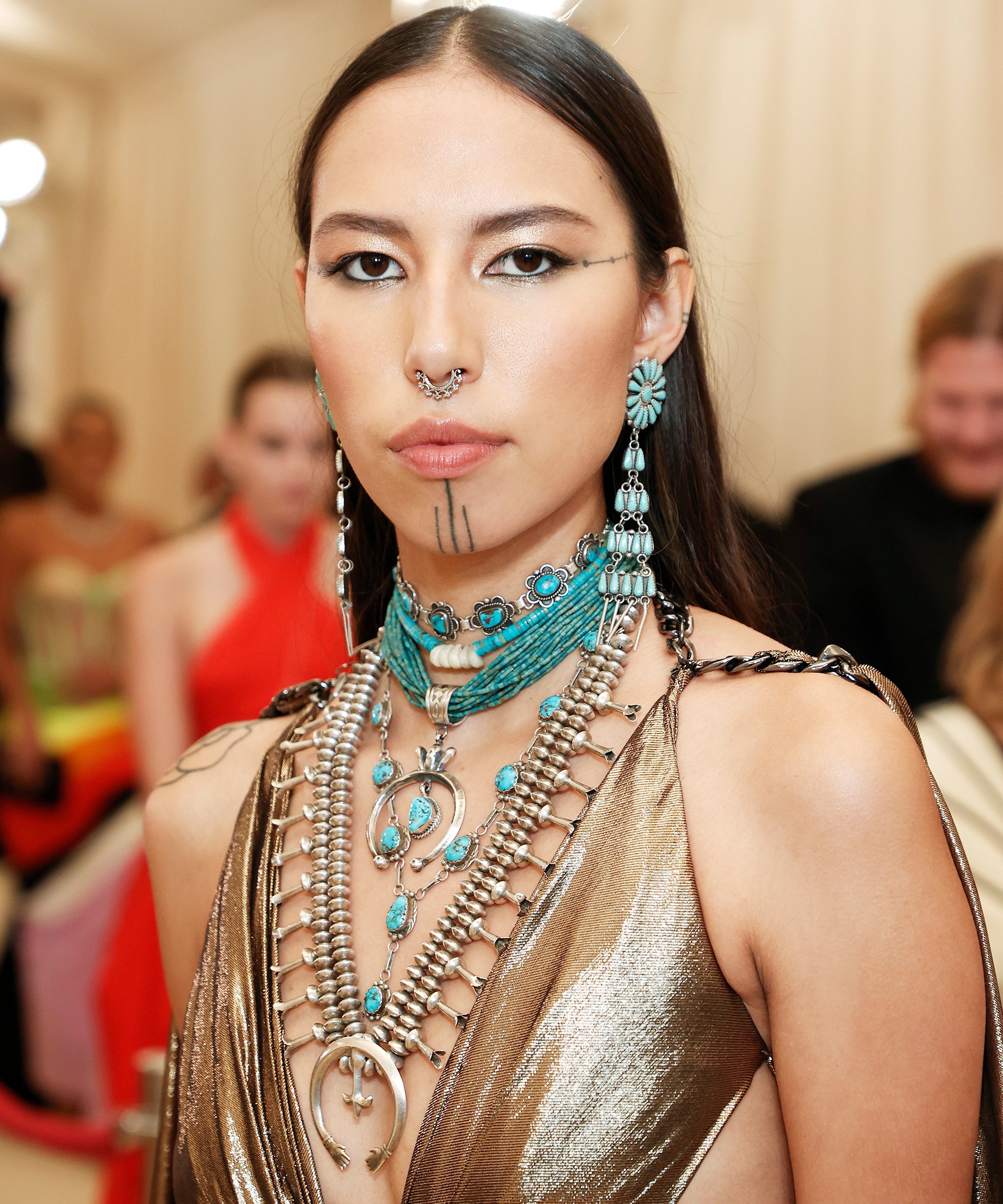 2000px x 2400px - Quannah Chasinghorse Indigenous Model At The MET Gala