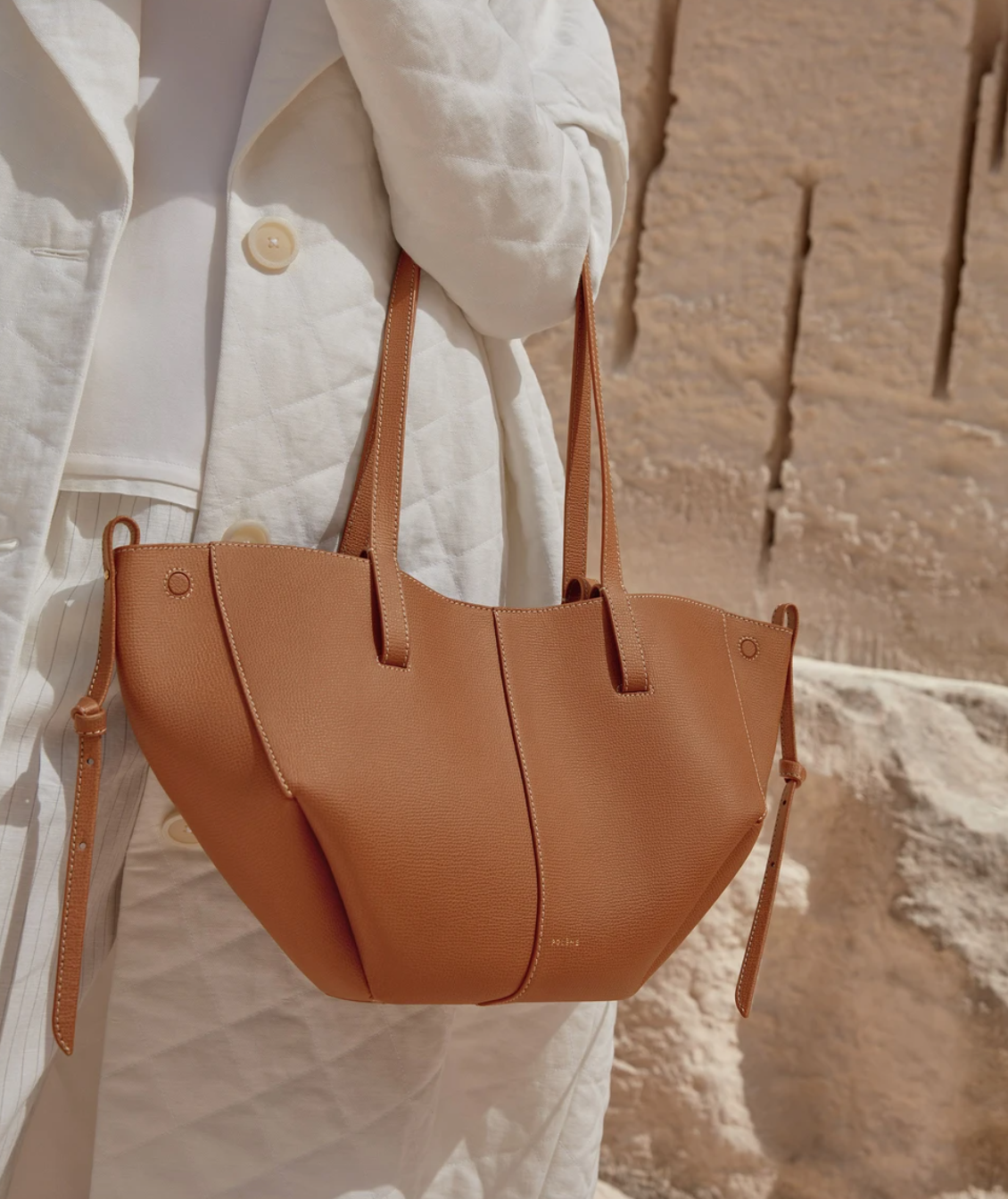 Croissant Bag Trend: Women's Fall Fashion Handbag Style