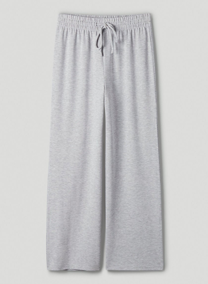 aritzia-free-lounge-cropped-sweatpant