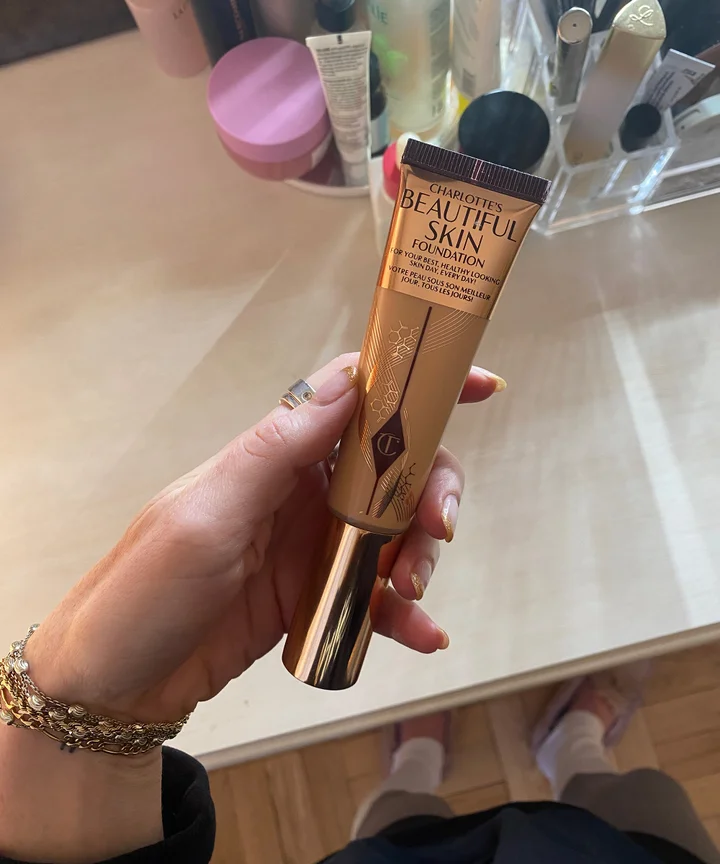 Review, Charlotte Tilbury Beautiful Skin Medium Coverage Liquid Foundation  with Hyaluronic Acid