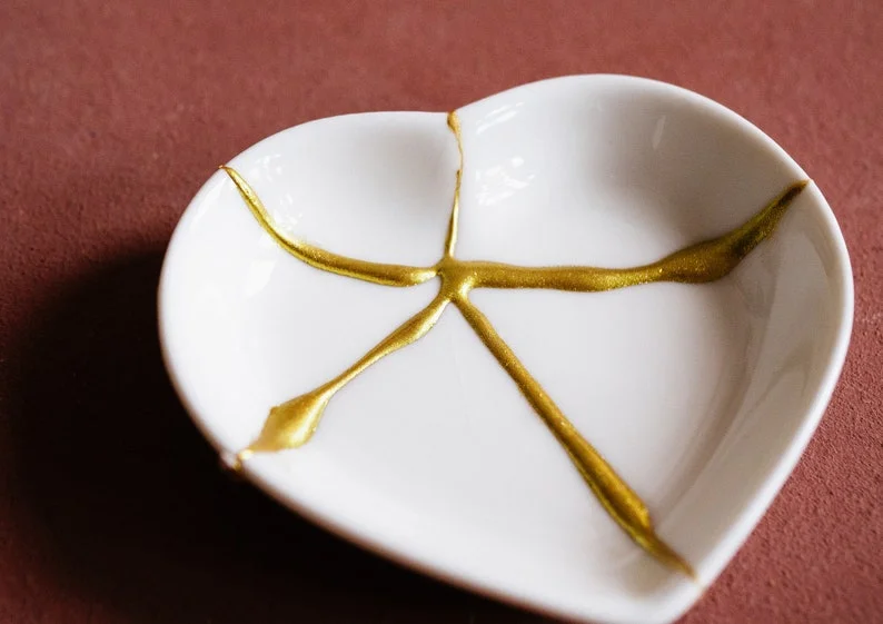Kintsugi Kit for starters with a plate