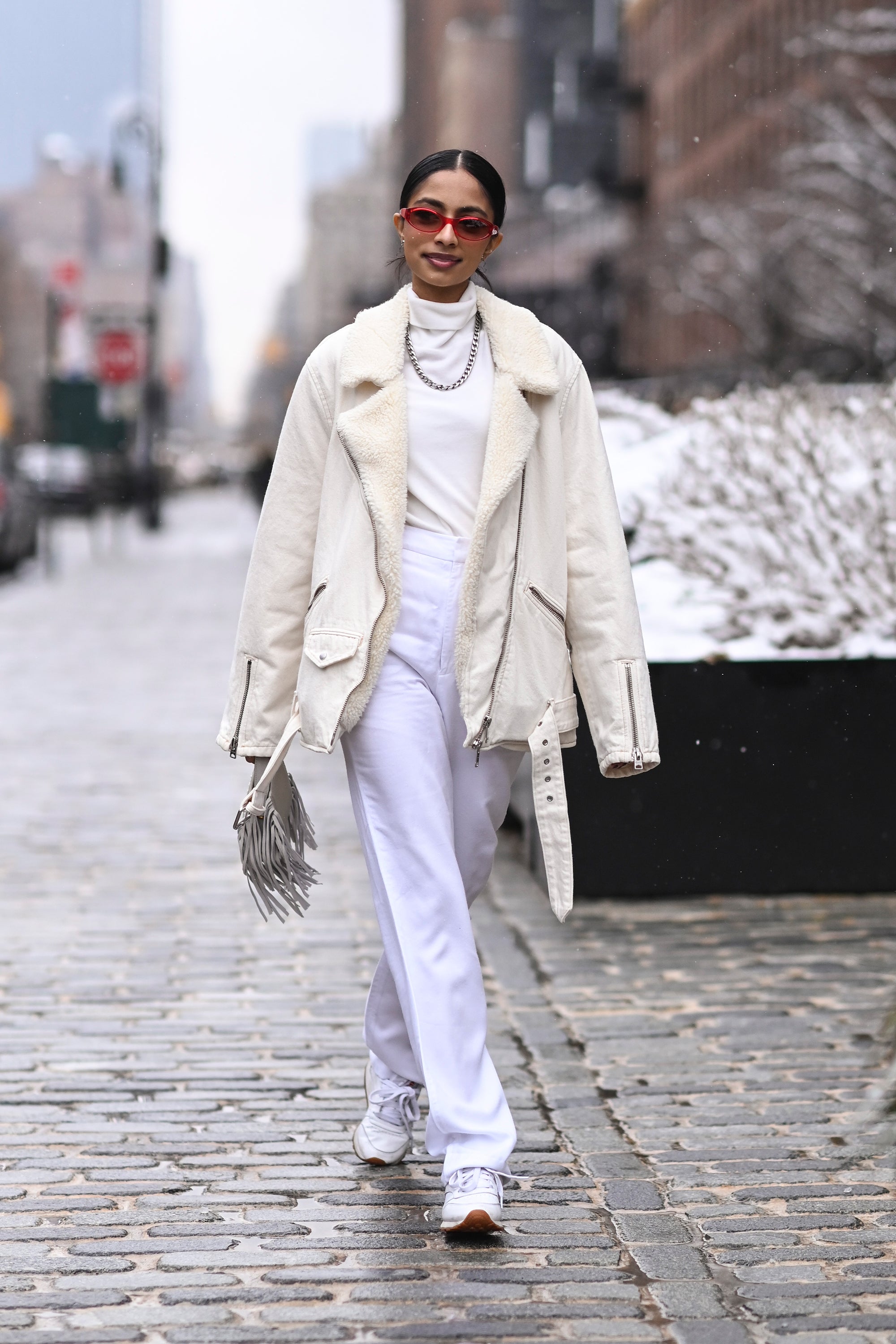 Street Style at New York Fashion Week Fall-Winter 2022 - Minimalist Street  Style - Minimal. / Visual.