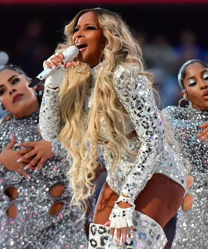 Super Bowl halftime show 2022: Who is performing at Super Bowl 56 in Los  Angeles?