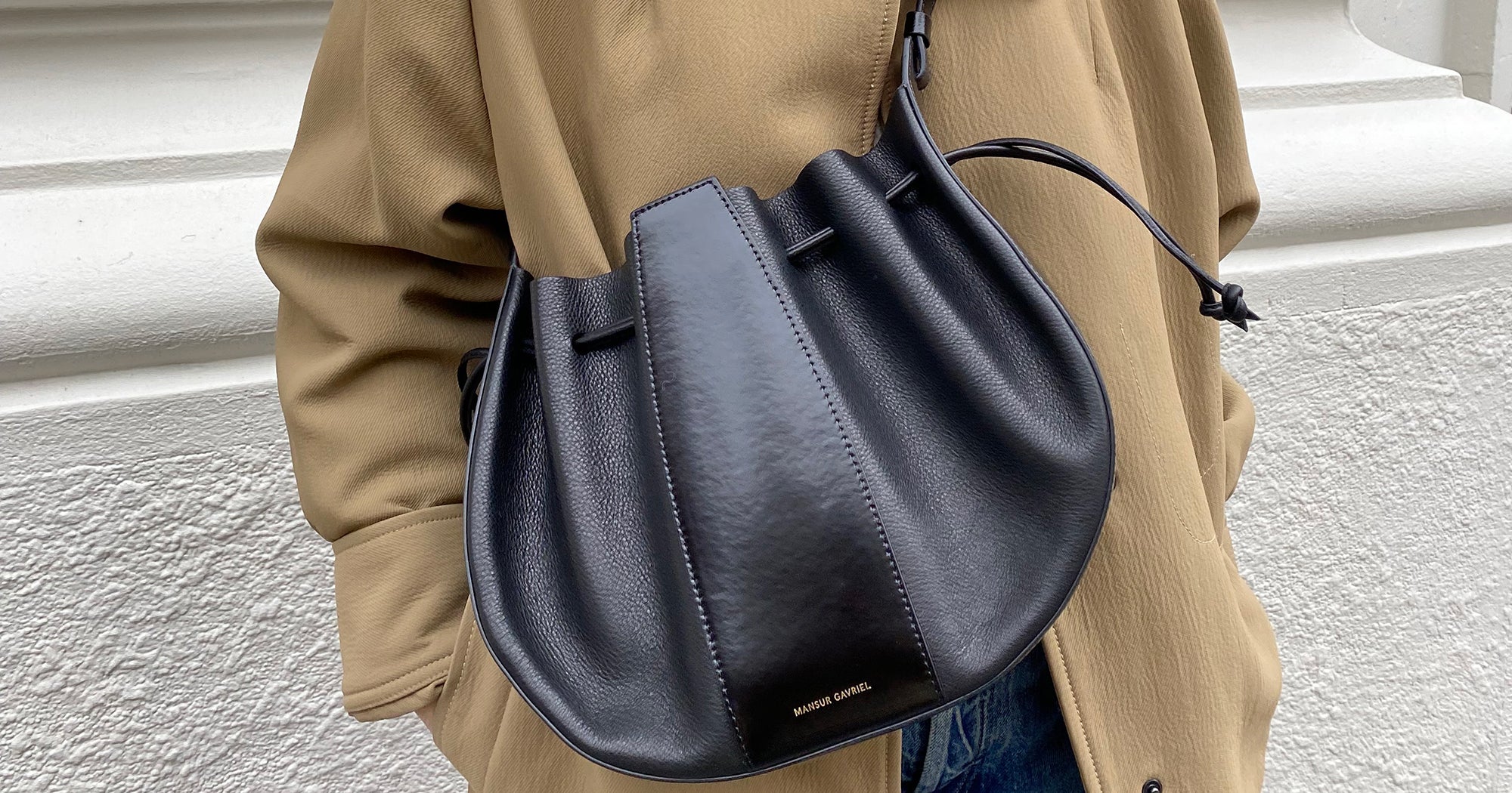 Bucket bag mansur online gavriel