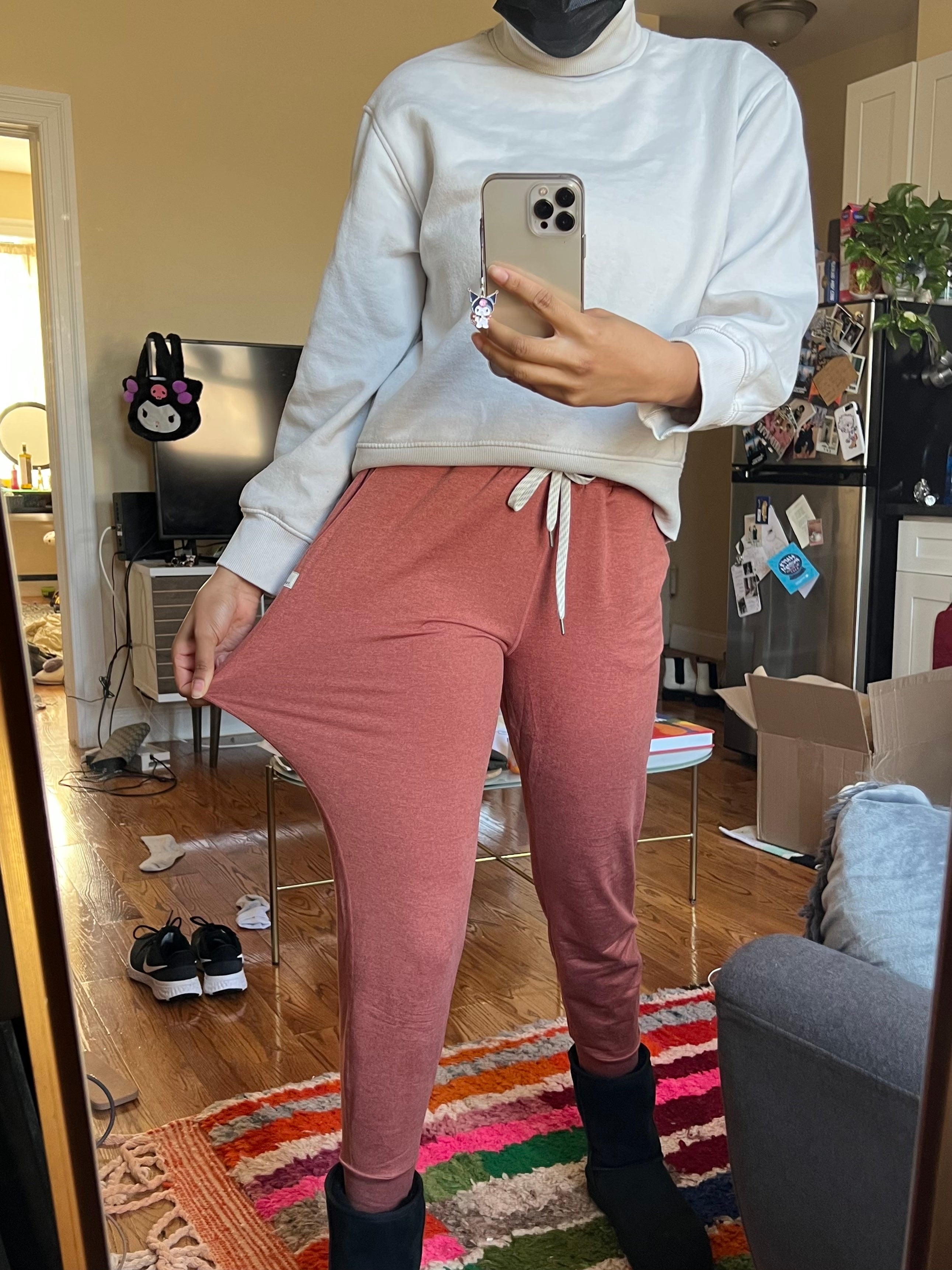 Vuori Joggers (& Leggings): An Activewear Investment In Happiness - The Mom  Edit