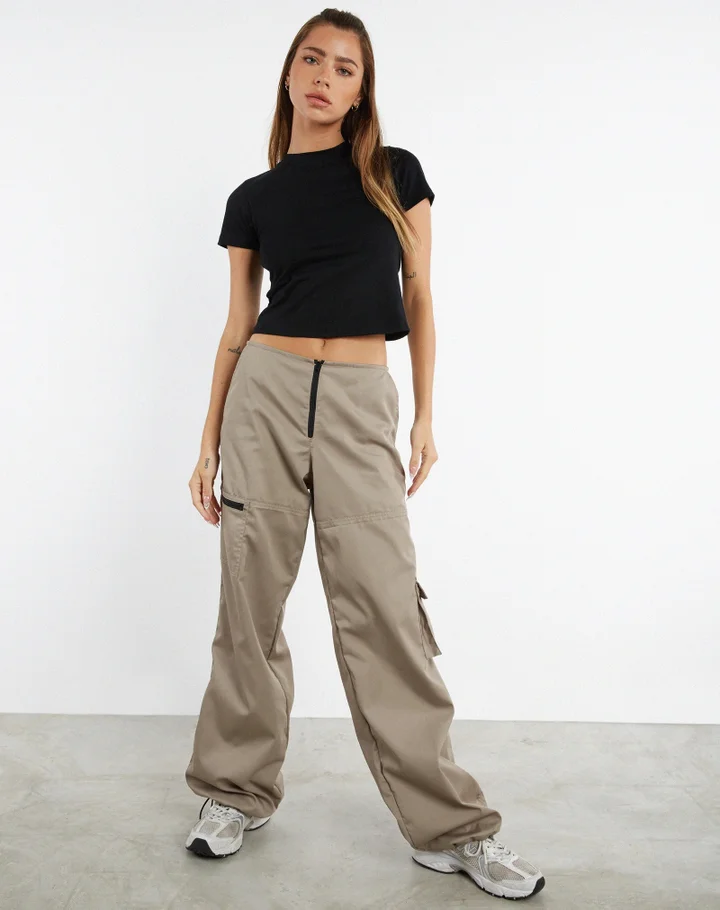 10 Unique Ways To Sport The Cargo Pants Trend  Cargo pants women outfit,  Jeans outfit women, Winter pants outfit