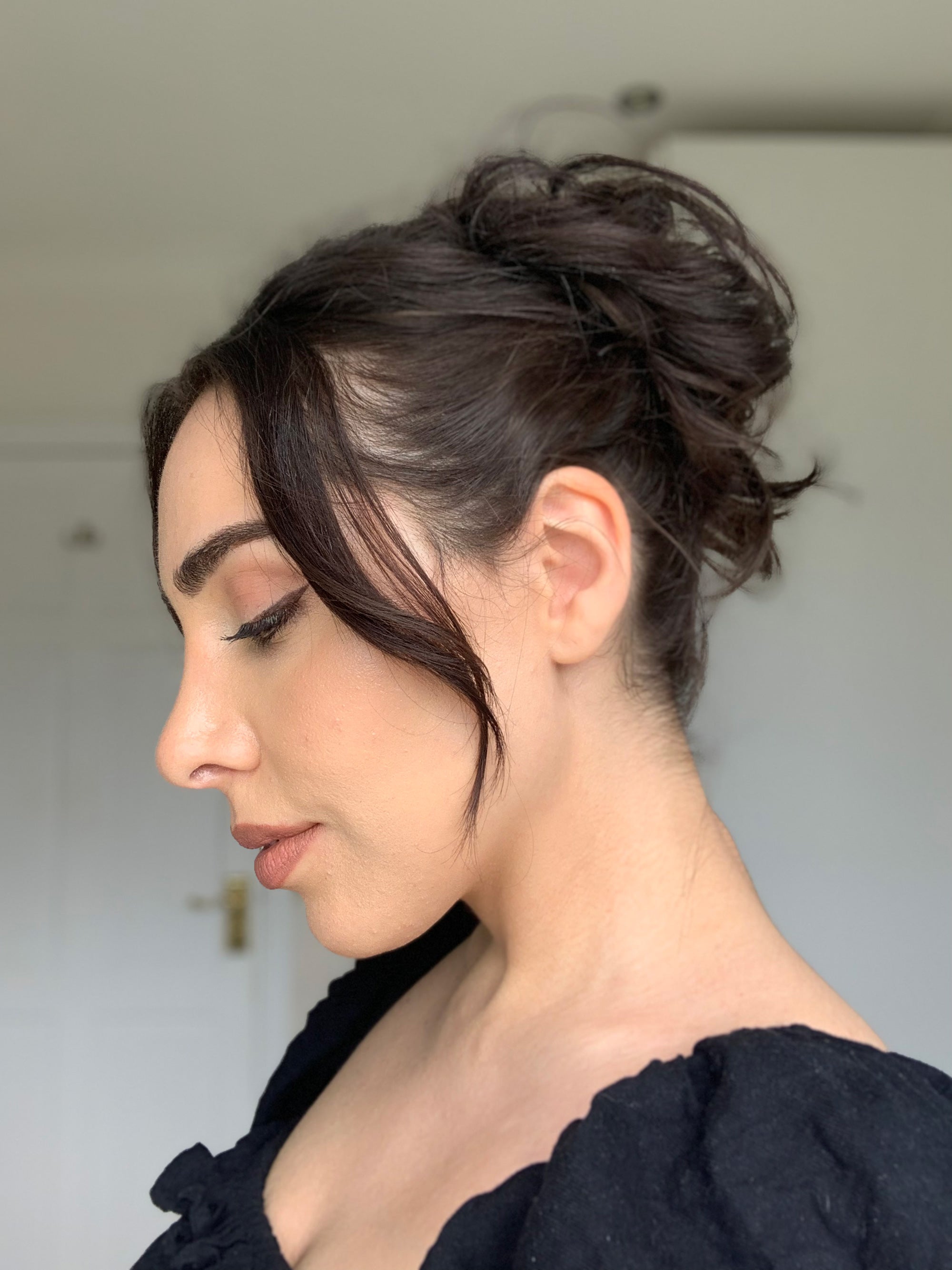J.Monae on Instagram: “Perfect top knot bun and heavy bangs I created.  @rtinkf Hair by JacqueMonae. Who's next??! #Ja… | Bun hairstyles, Gorgeous  hair, Top knot bun