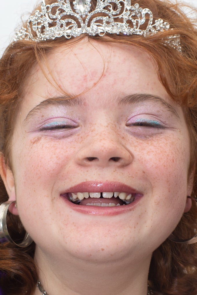 These Nostalgic Photos Celebrate The Girls Of Cornwall