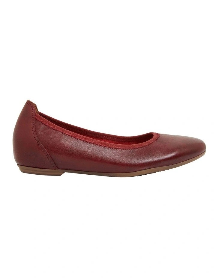 frye red flats