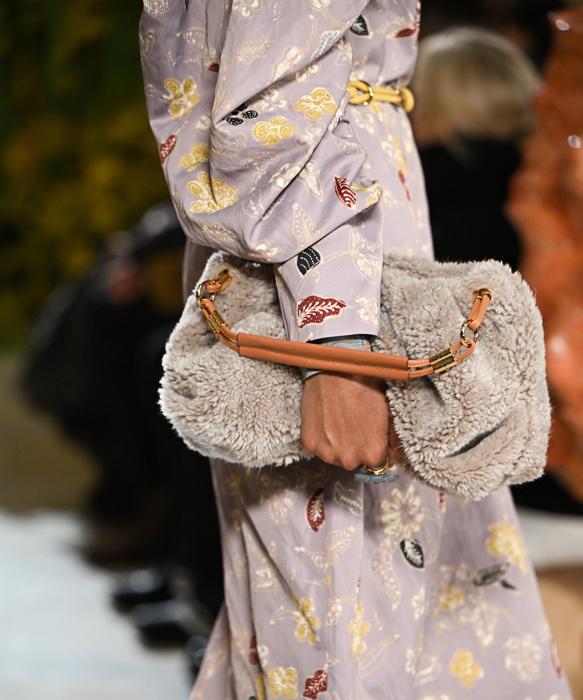 7 Fall Handbag Trends to Reach For Right Now - FashionFBI-The Blog of 