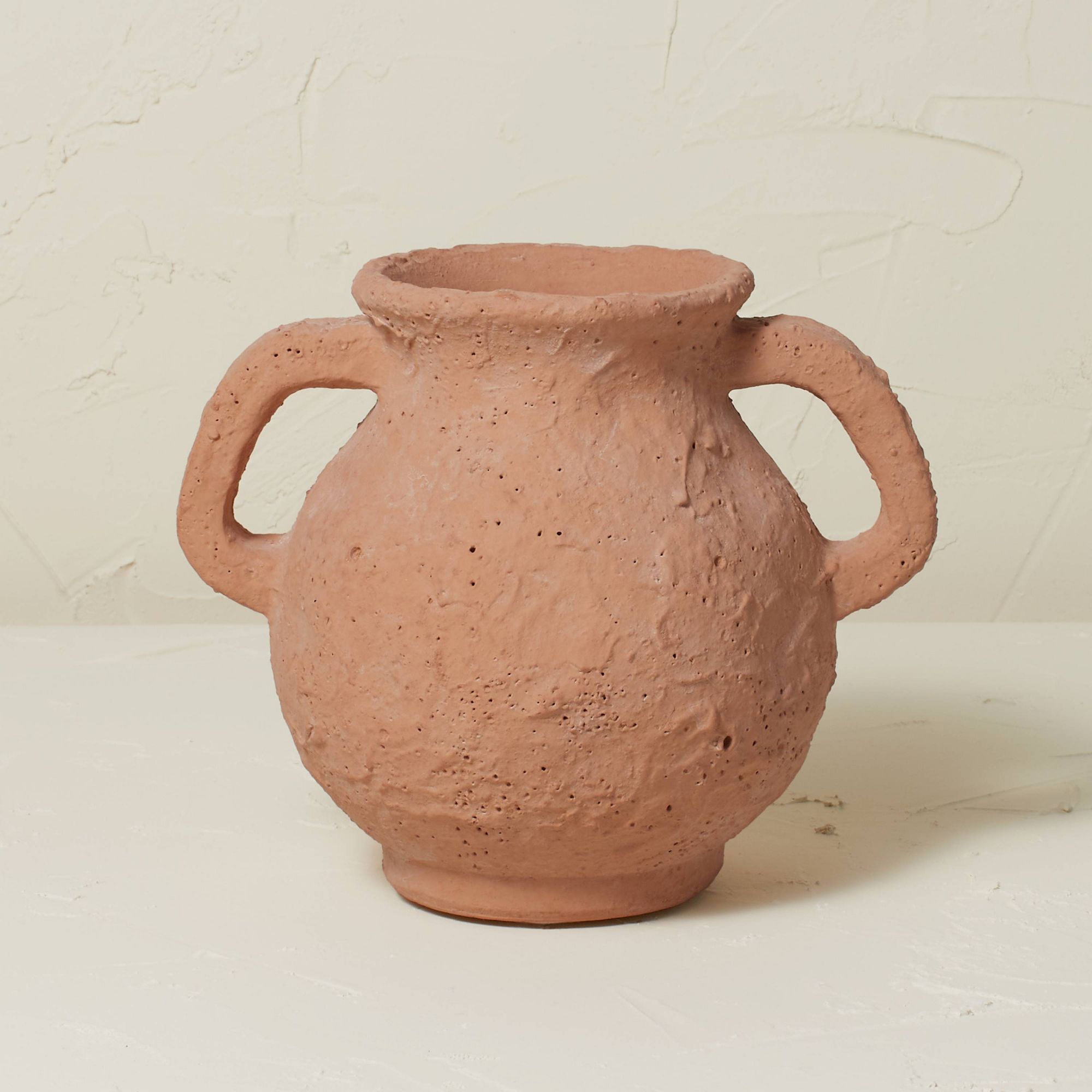 Brown clay drop vase and openwork flowers – HUAKAL