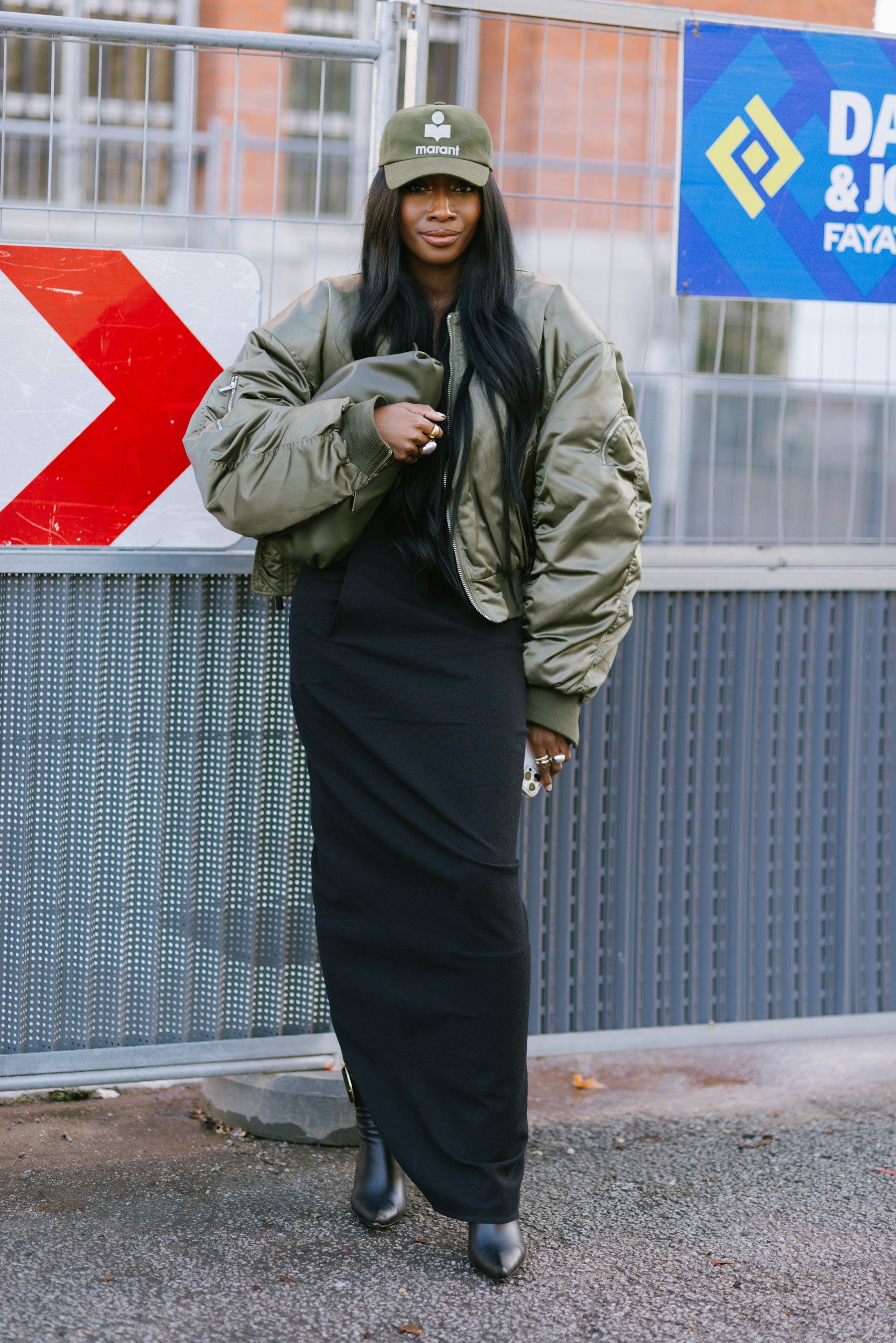 Street style #PFW SS18 @pinkpineapplefashionblog #ShopStyle #shopthelook  #SpringStyle #OOTD #W…