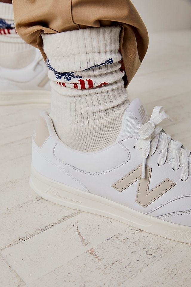 New balance shop 300 sneaker