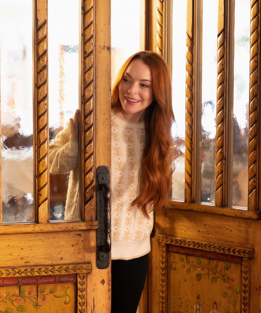 Lindsay Lohan’s Netflix Christmas Movie Is Her Rom-Com Renaissance