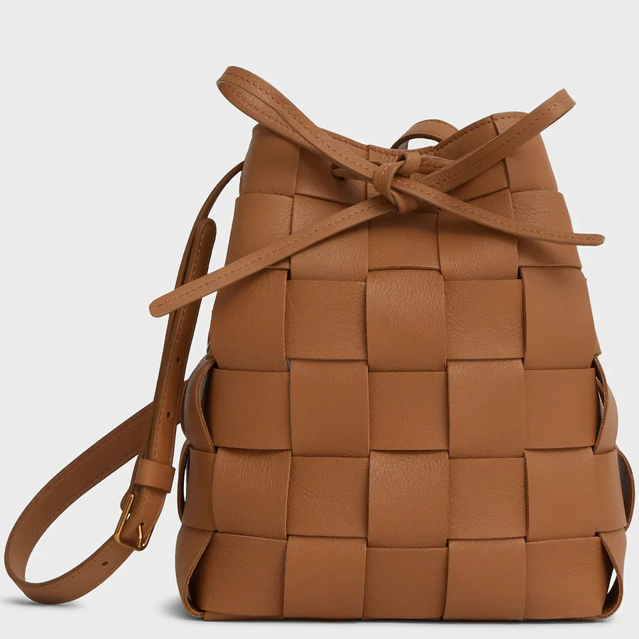 Luxury Handbags Under $1000  Episode 4: Mansur Gavriel Mini Bucket Bag  Review 
