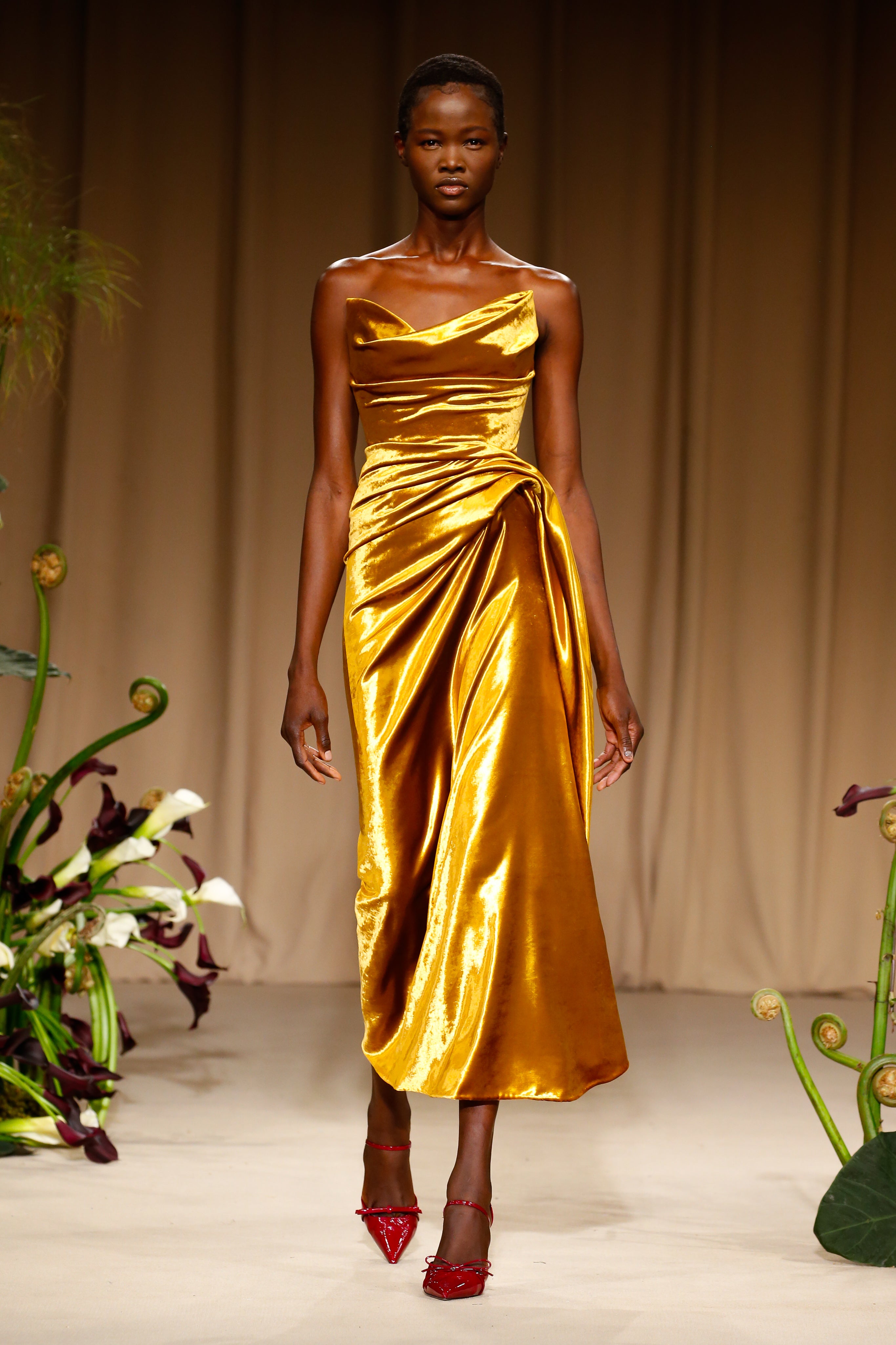 Gold sales fall dress