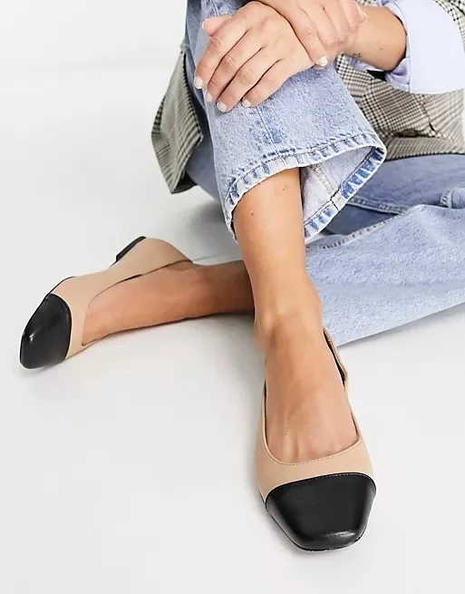 Two-Tone Ballet Flats in Vogue