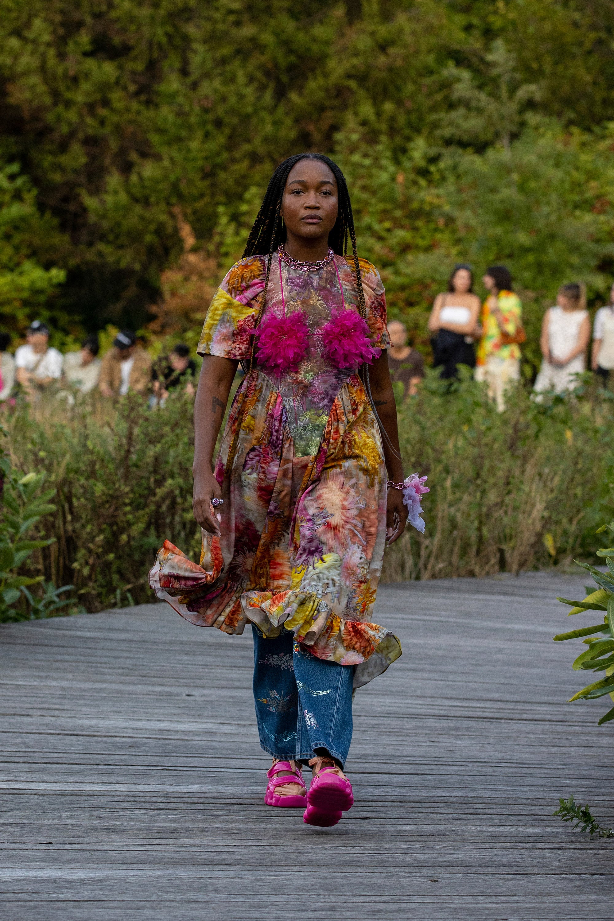 Emily Ratajkowski Is a Flower in Bloom at Loewe's Paris Fashion Show