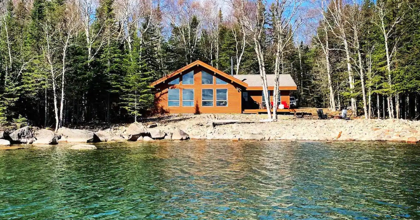 10 Waterfront Airbnbs You Can Book For Under $300