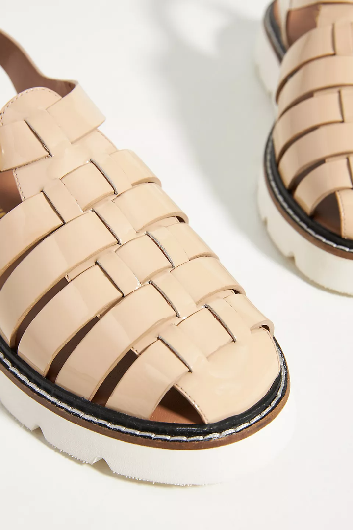 18 Best Womens Sandals for Travel in Summer: Reinventing How