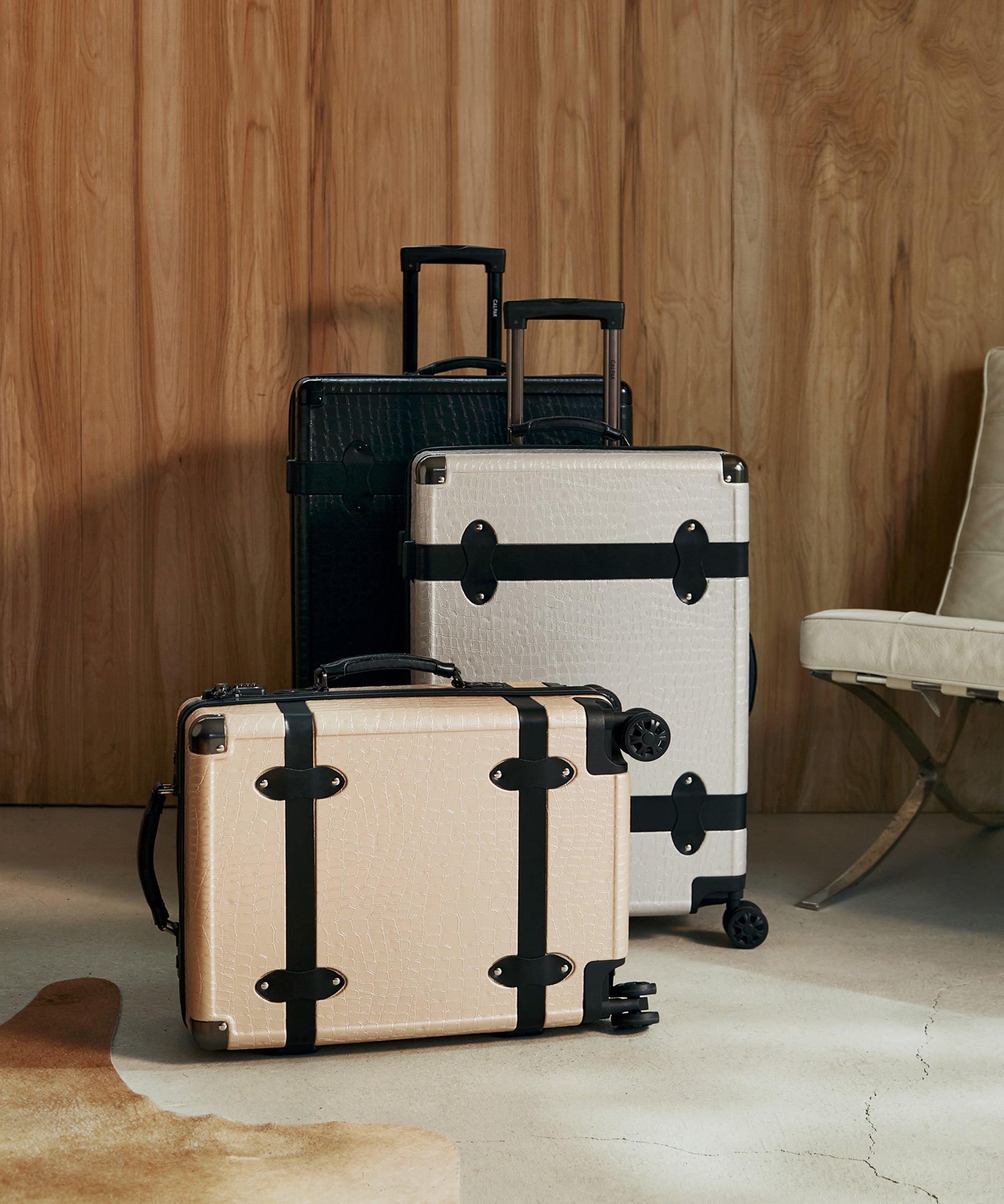 The Diplomat Large Hatbox  Round Vintage Hatbox Luggage Suitcase
