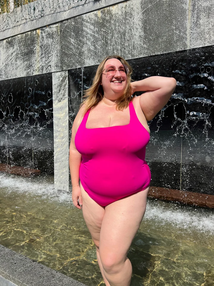 This plus-size blogger has exposed H&M's ridiculous sizing