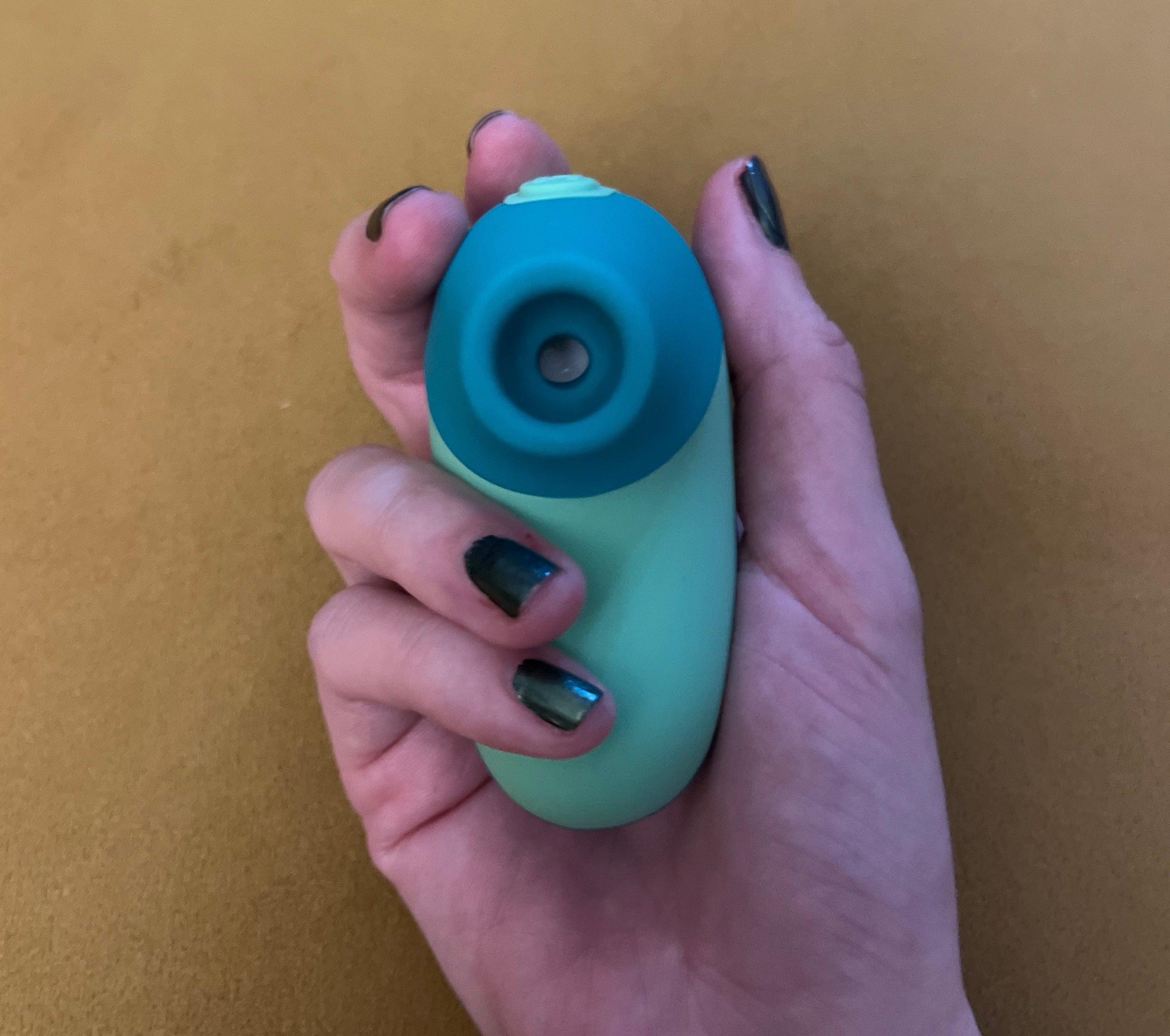 Puff Compact Suction Vibe