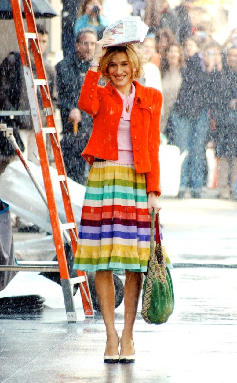 5 Iconic Carrie Bradshaw Outfits to Inspire Your Summer Style