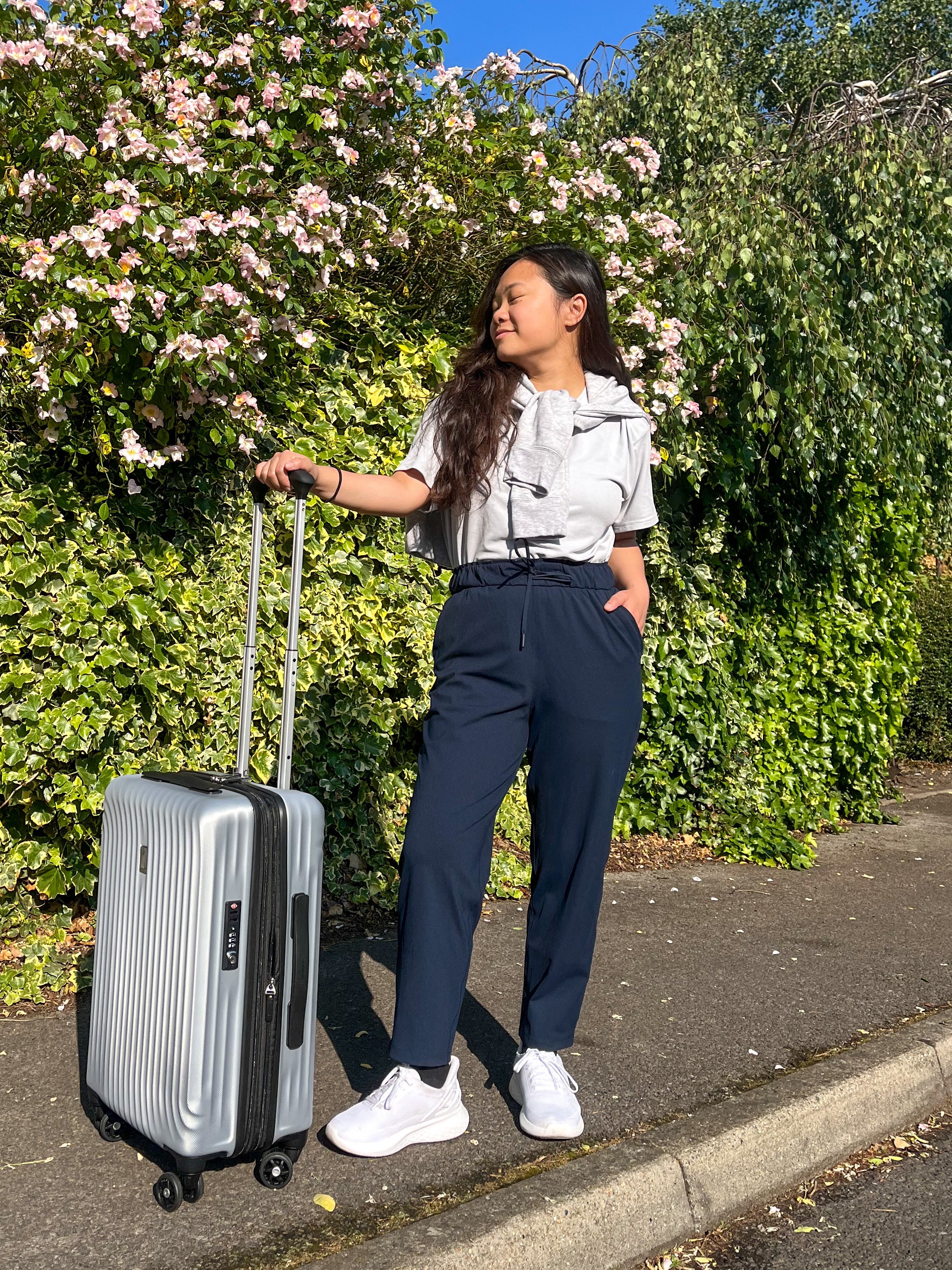 Comfortable Airport Outfits 2024: Comfy Travel Ideas - Lorna Ryan