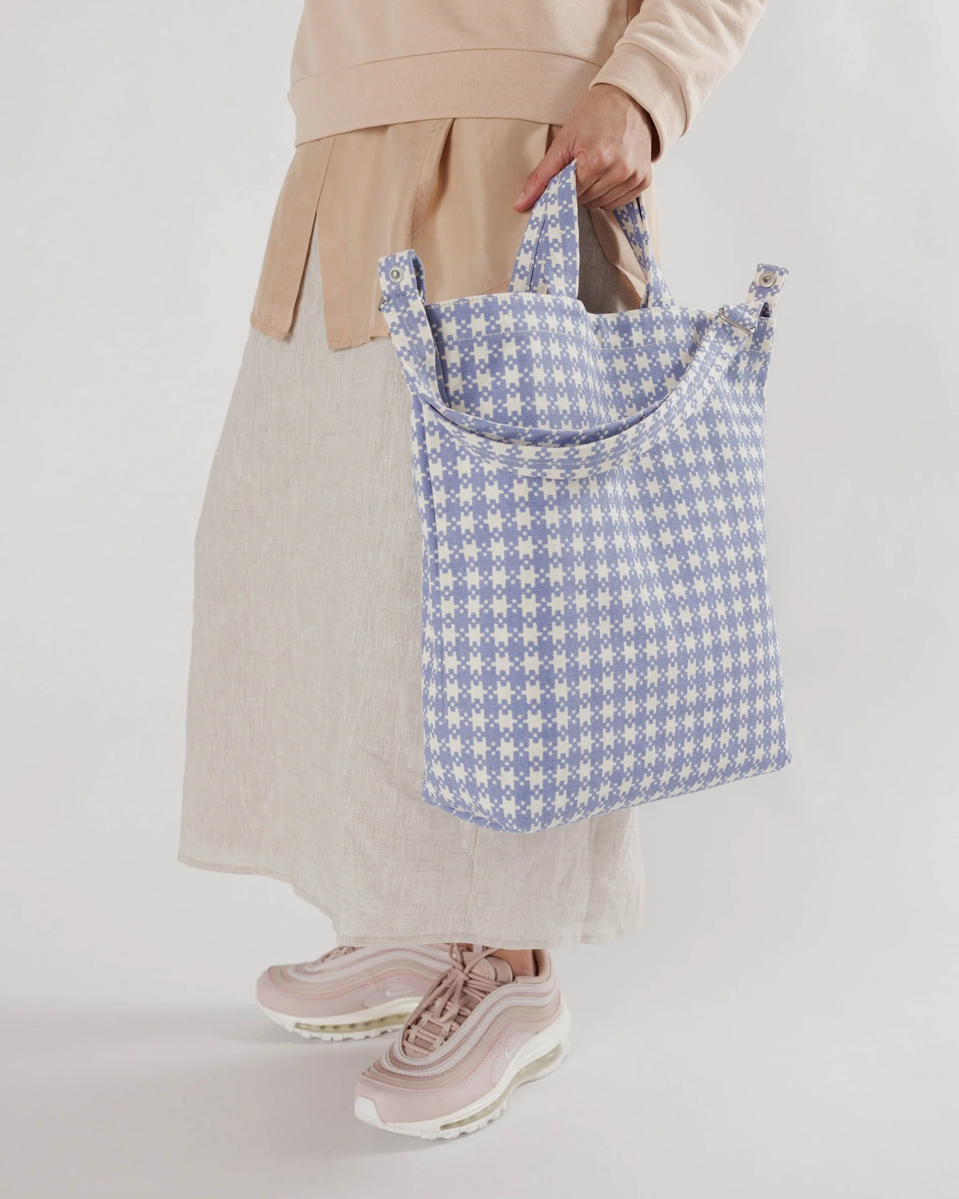  BAGGU Horizontal Duck Bag Canvas Tote, Essential Everyday Tote,  Spacious and Roomy, Natural Grid : Clothing, Shoes & Jewelry